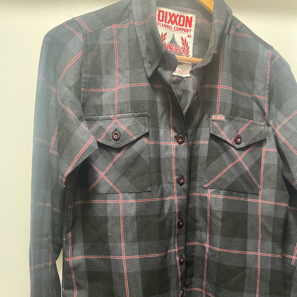 Bundle of flannels. Sold all together. In great condition.